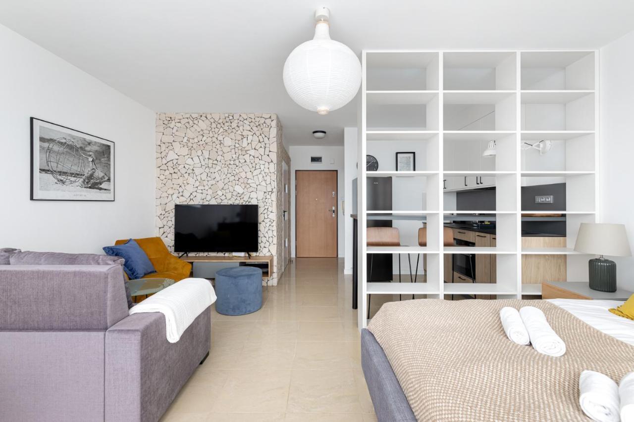 Sierpinskiego 1A - Studio With Balcony & Desk - Remote Work By Noclegi Renters Varsovia Exterior foto